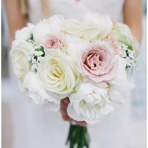 white nude roses wedding bouquets