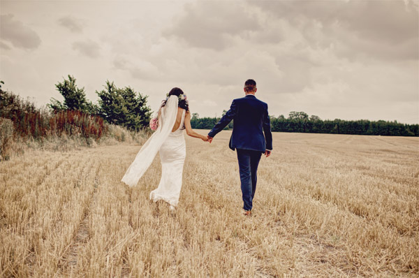 shustoke farm barns summer wedding florist passion for flowers field photos