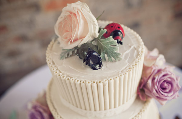 wedding cake flowers blush pink sweet avalanche rose shustoke farm barns summer wedding florist passion for flowers