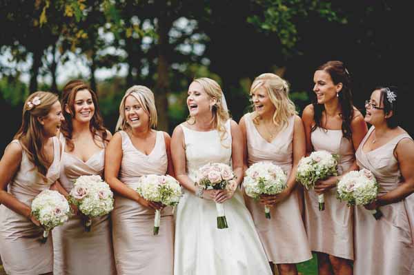 passion-for-flowers-shustoke-farm-barns-nude-pink-bouquets-bride-bridesmaids.jpg