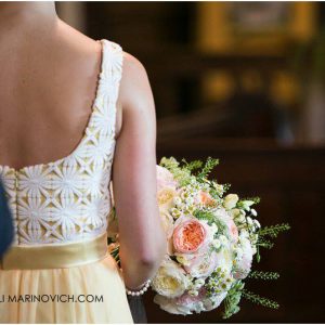 lemon-yellow-bridesmaid-peach-wedding-bouquets