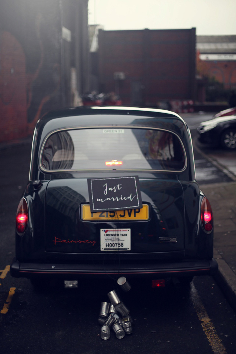 just married decorate getaway wedding taxi