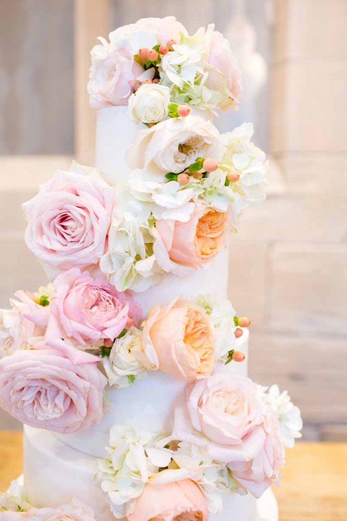 Peach Bluch pink roses wedding cake flowers full cake decoration Hampton Manor Wedding Flowers Passion for Flowers (1)