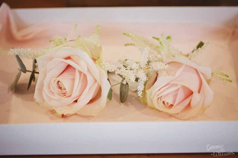 Blush-pink-ladies-corsages-by-@kmorganflowers