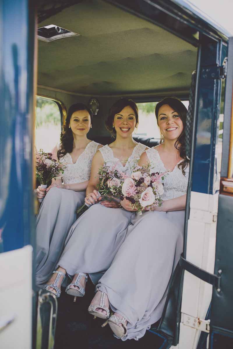 dusky-pink-bridesmaids-bouquets-with-lace-dresses