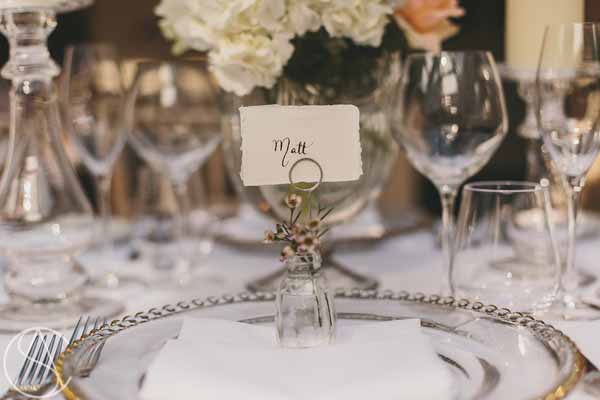 elegant-wedding-place-setting-bud-vase-with-flowers-hampton-manor-wedding-florist-passion-for-flowers-15