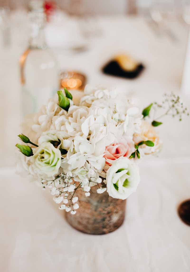 gold-vases-of-white-hydrangeas-blush-pink-lisianthus-wedding-centrepieces