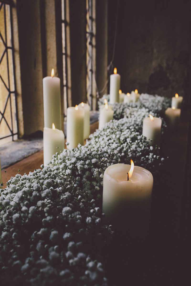 gypsophila-garland-with-candles-wedding