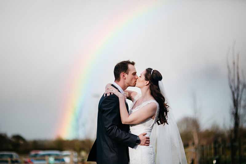 mythe-barn-bride-and-groom-flowers-by-passion-for-flowers-3