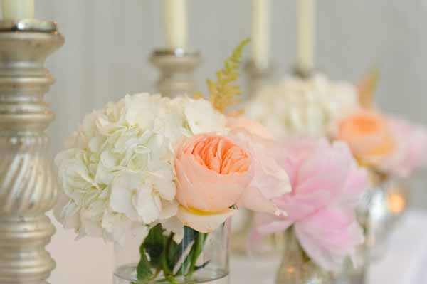 peach-and-white-wedding-flowers-for-ceremonies-hydranges-david-austin-roses-2
