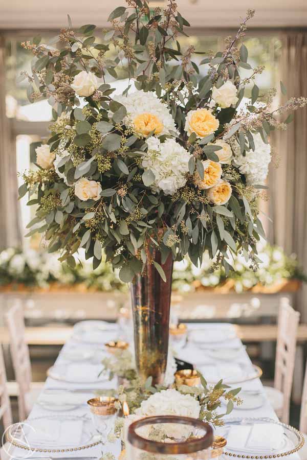 tall-vase-cetrepieces-peach-roses-white-hydrangeas-wedding-florist-passion-for-flowers-35