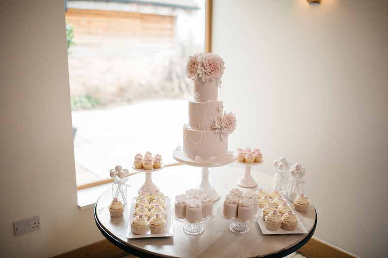 vintage-style-wedding-cake-table-dessert-table