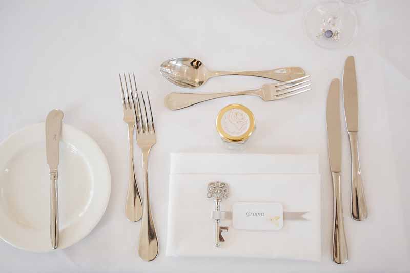 wedding-place-setting-with-key