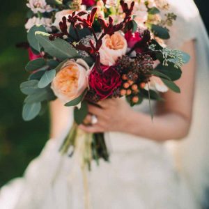 peach-blush-pink-burgundy-rose-bridal-bouquet-for-autumn-wedding-david-austin-roses-by-passion-for-flowers