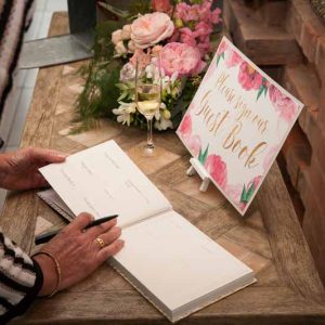Guest book table wedding pink flowers Passion for Flowers