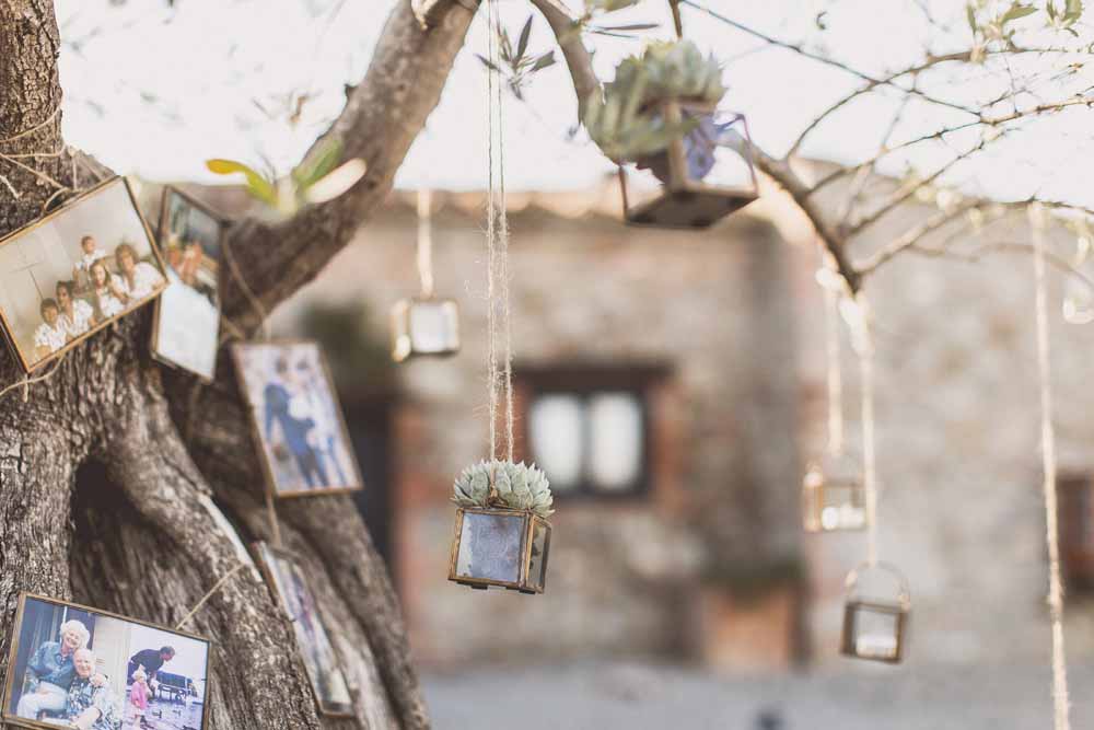 Rustic Hilltop Wedding in Tuscany Hanging Flowers Passion for Flowers - Locanda In Tuscany