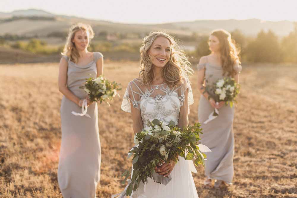 Grey bridesmaids dressed organic white green bouquets Passion for Flowers