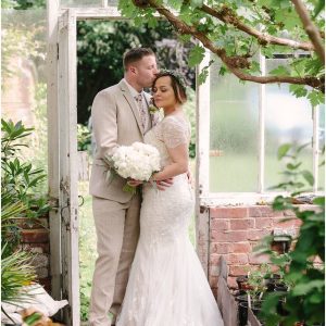 stunning white peony bridal bouquets wedding portrait photos Hampton Manor florist Passion for Flowers