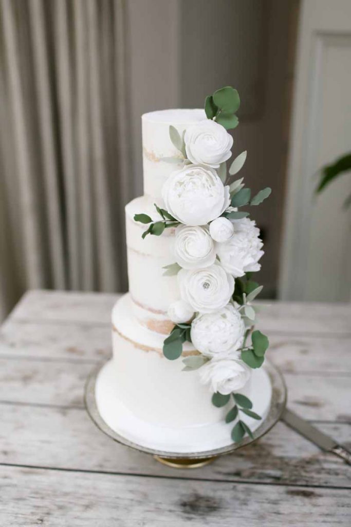 Wedding cake flowers white green