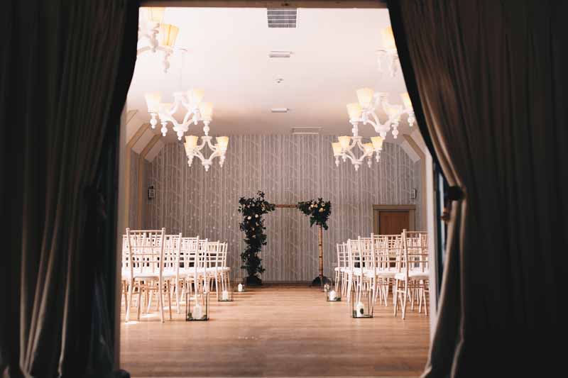 Hampton Manor wedding florist wedding ceremony arch